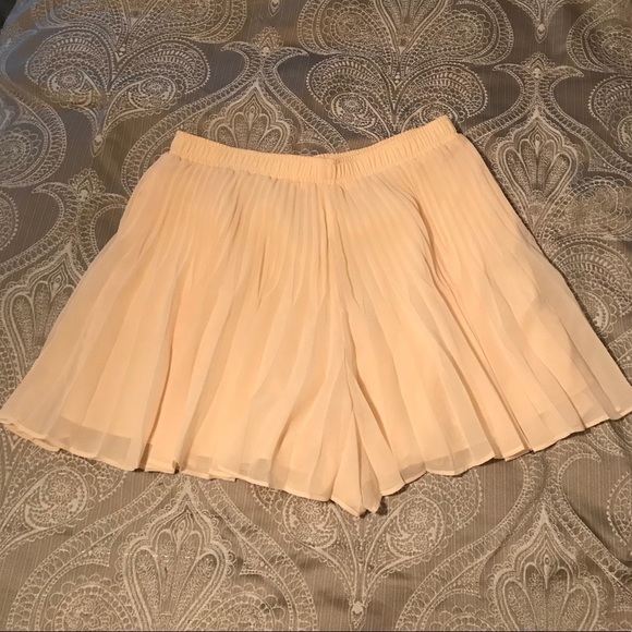 BCBGeneration Yellow Broken Pleat Vellum Skort - Picture 2 of 5